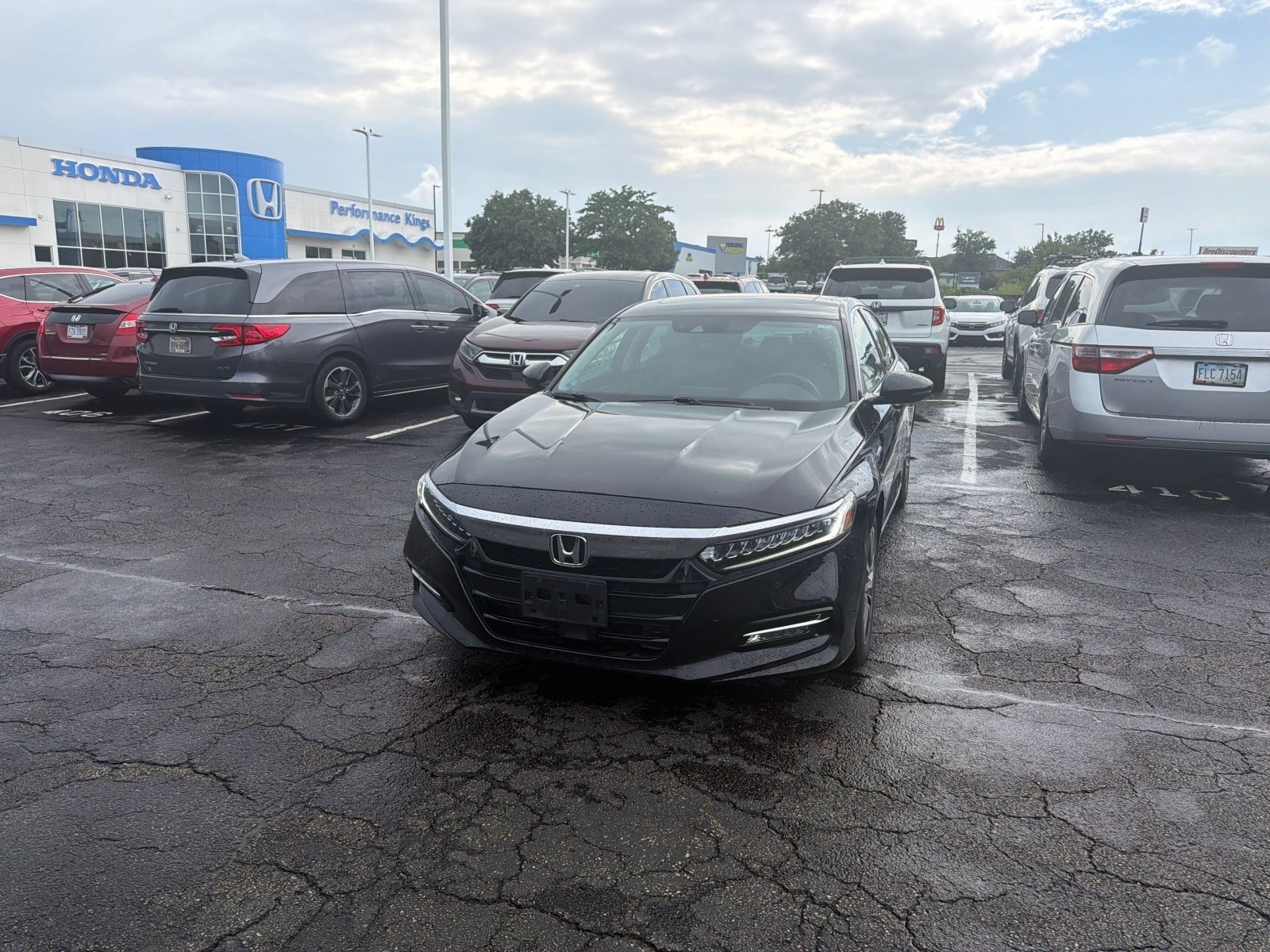 Used 2019 Crystal Black Pearl Honda Touring image 3