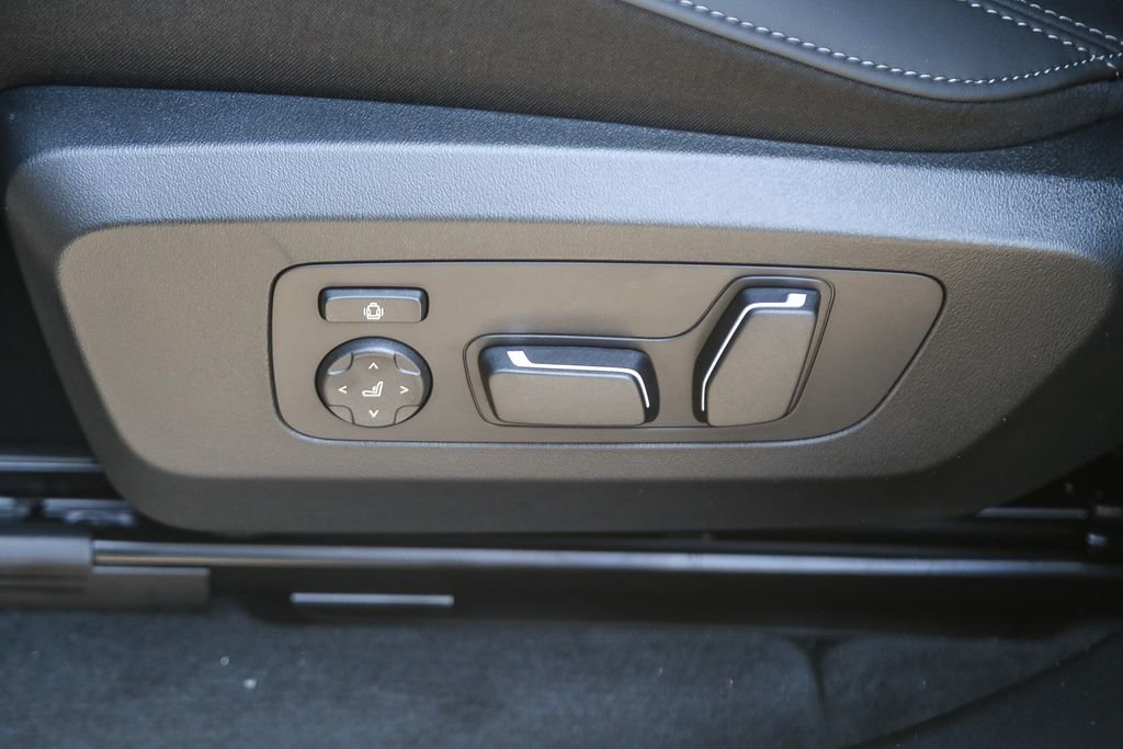 New 2026 Frozen Deep Grey BMW M50 xDrive image 18
