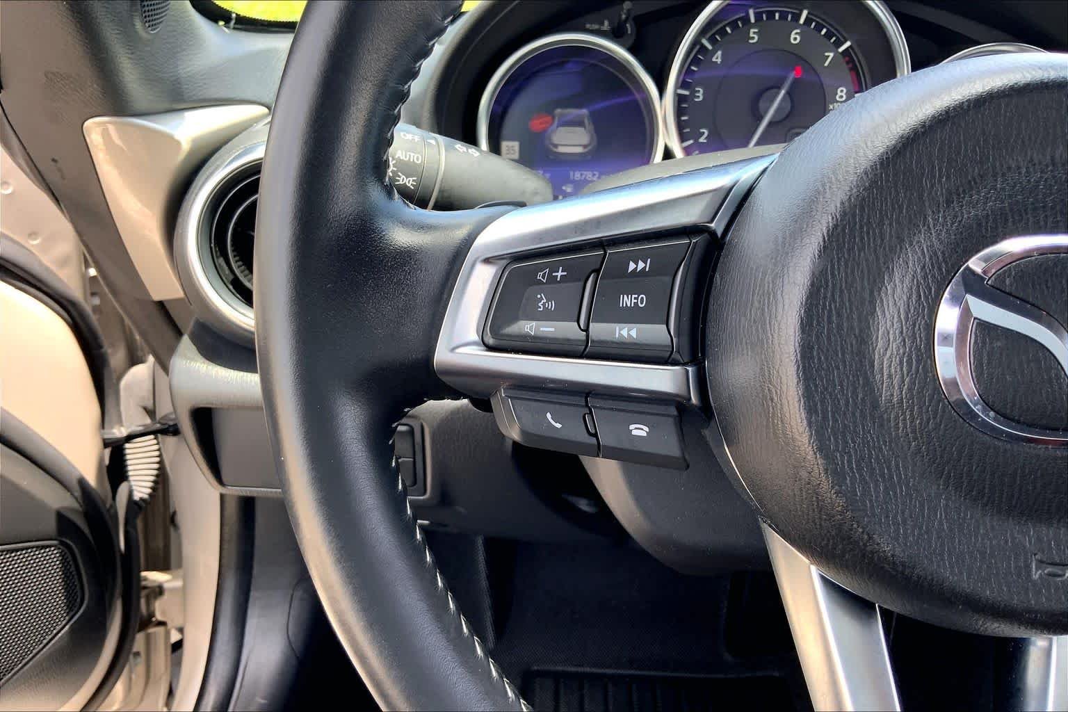 Used 2023 Platinum Quartz Metallic Mazda Grand Touring image 19