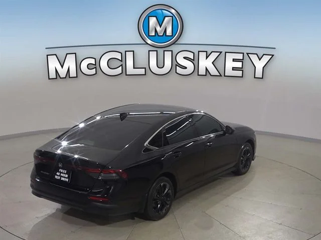 Used 2023  Honda EX image 29