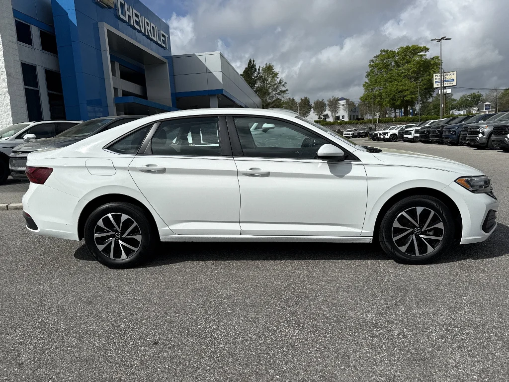 3VW5M7BU6RM049195