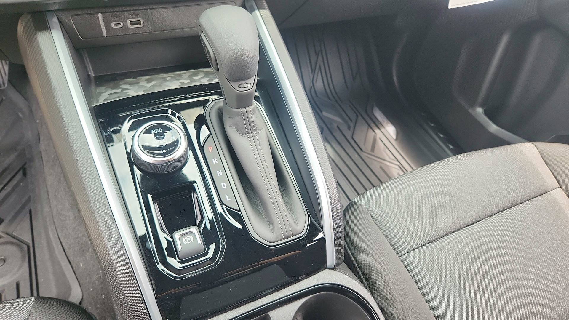 2026 Chevrolet Colorado Trail Boss - Photo 17