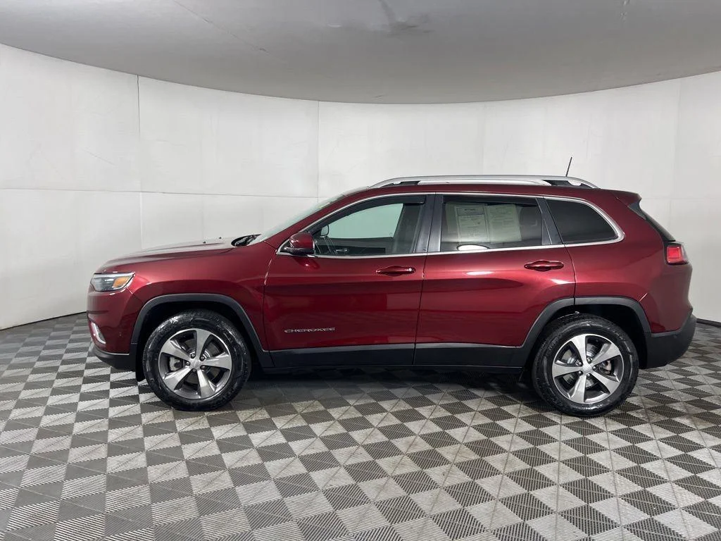 Used 2021 Velvet Red Pearlcoat Jeep Limited image 15