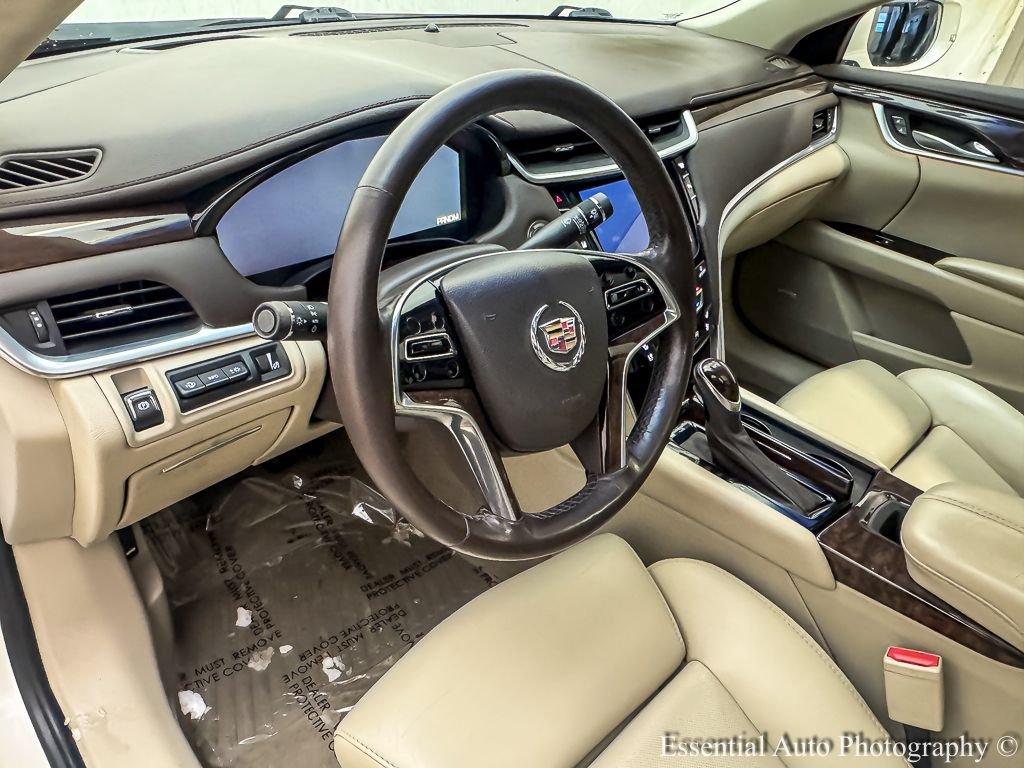 Used 2013 White Diamond Clearcoat Cadillac Premium image 10