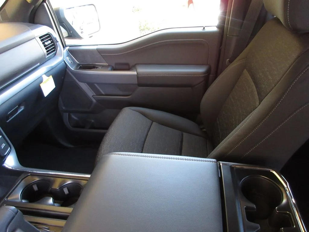 New 2026 Agate Black Metallic Ford XLT image 24