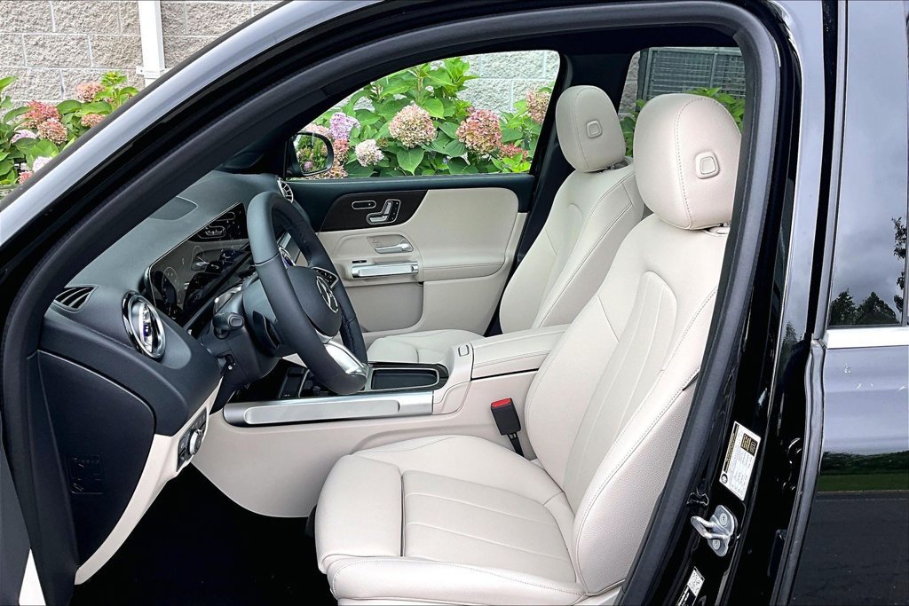 New 2026 Night Black Mercedes-Benz GLB 250 image 23