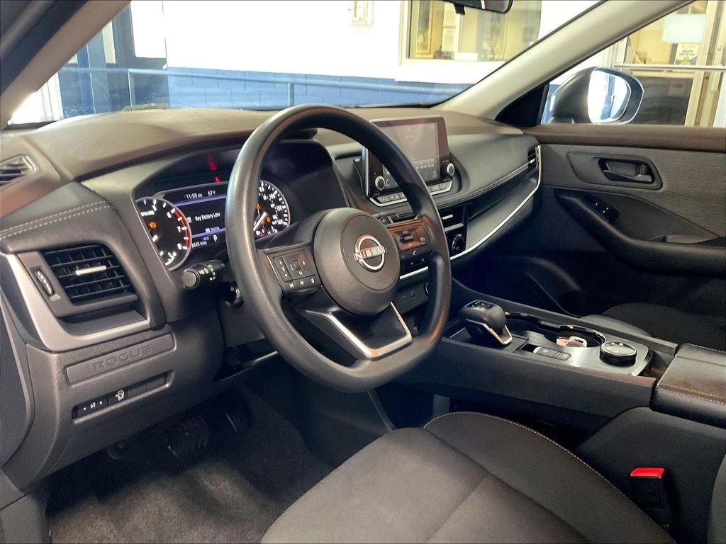 Used 2023 Gray Nissan S image 8