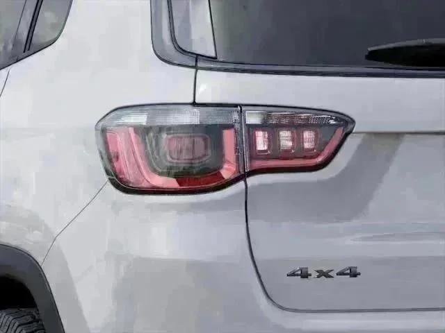 New 2026 Bright White Clear-Coat Exterior Paint Jeep Trailhawk image 23