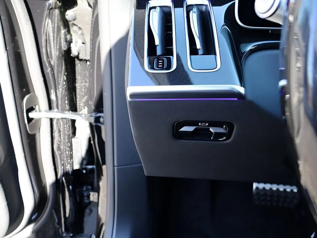 New 2026 Obsidian Black Metallic Mercedes-Benz S 580 image 75