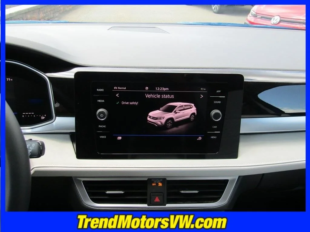 2025 Volkswagen Taos SE - Photo 28