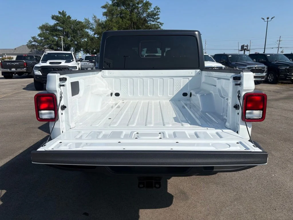 New 2026 Bright White Clear-Coat Exterior Paint Jeep Sport S image 7