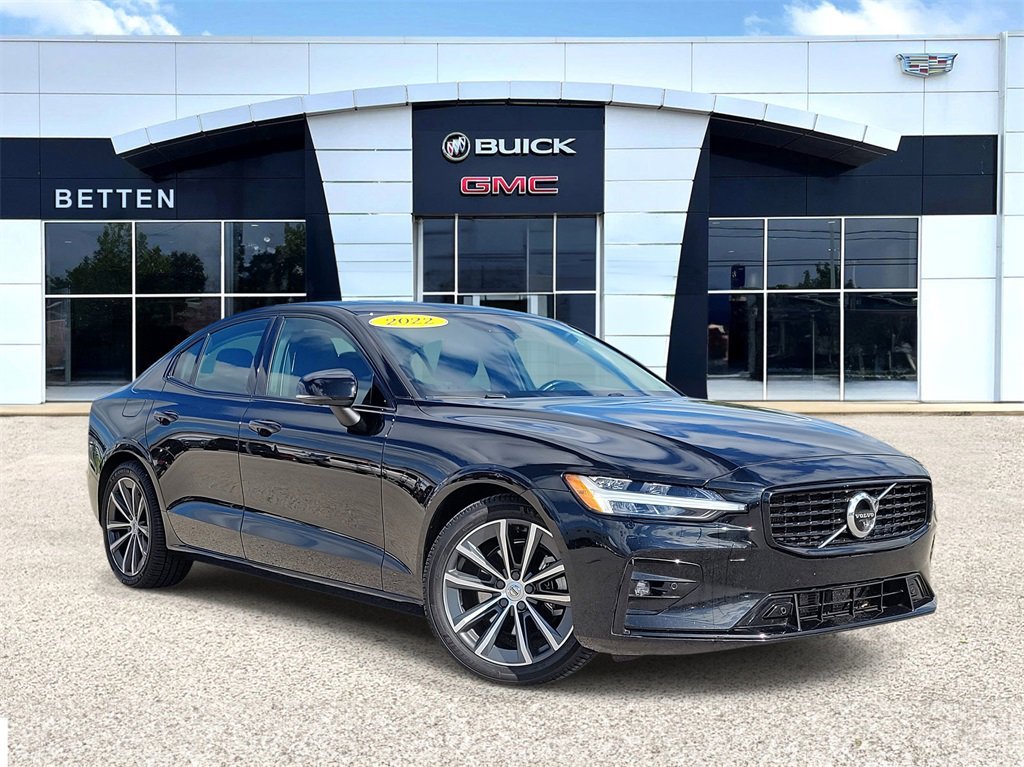 2022 Volvo S60 Momentum