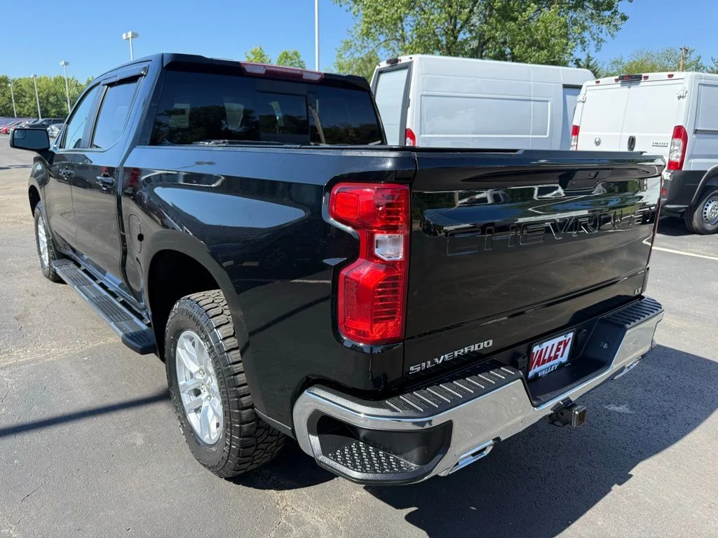 Used 2020 Black Chevrolet LT image 7