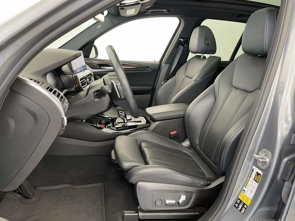 Used 2023 Gray BMW xDrive30i image 14