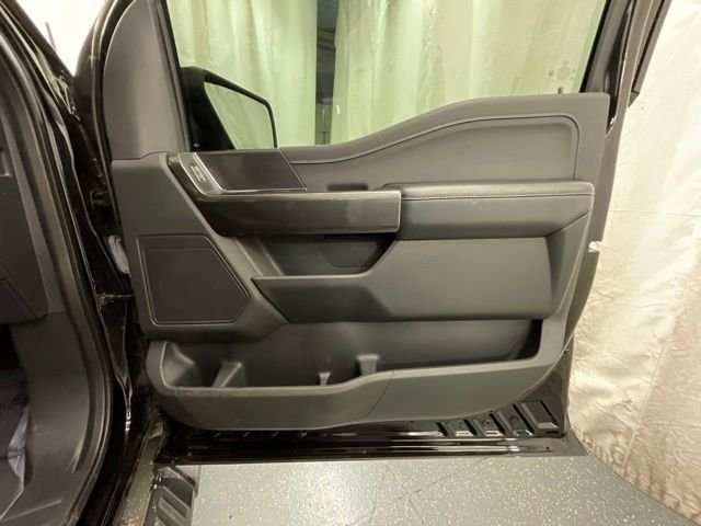 Used 2021 Black Ford XLT image 22