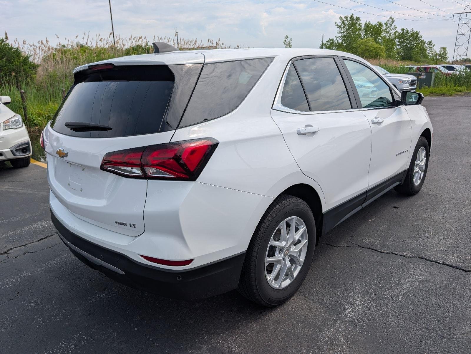 Used 2024 Summit White Chevrolet LT image 10