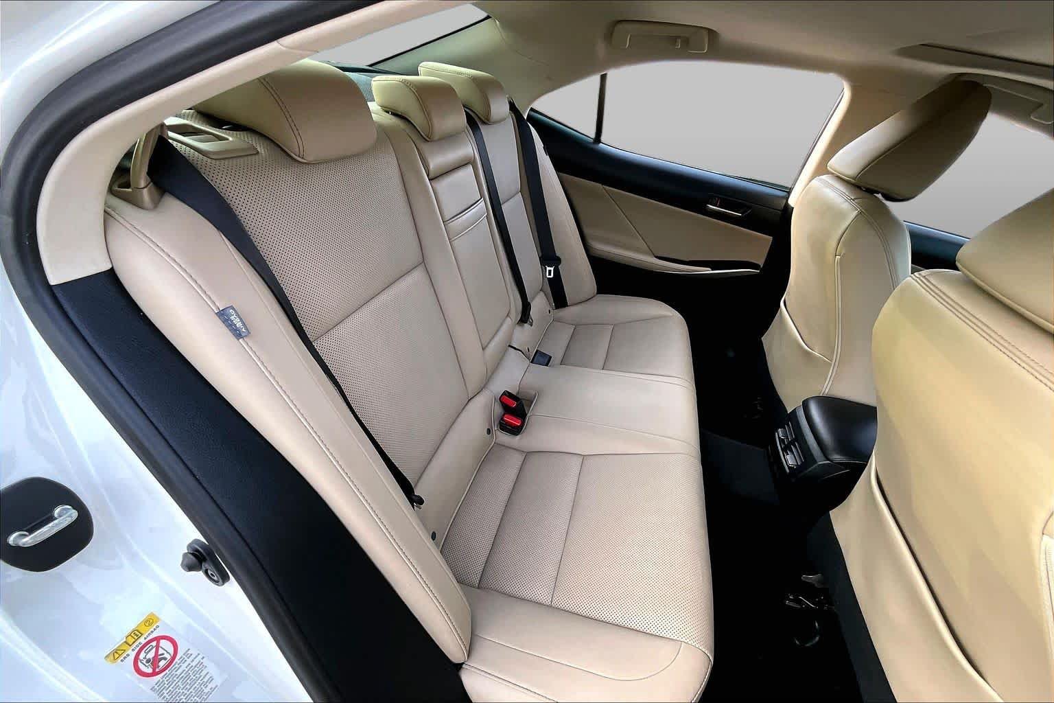 Used 2018 Eminent White Pearl Lexus  image 20