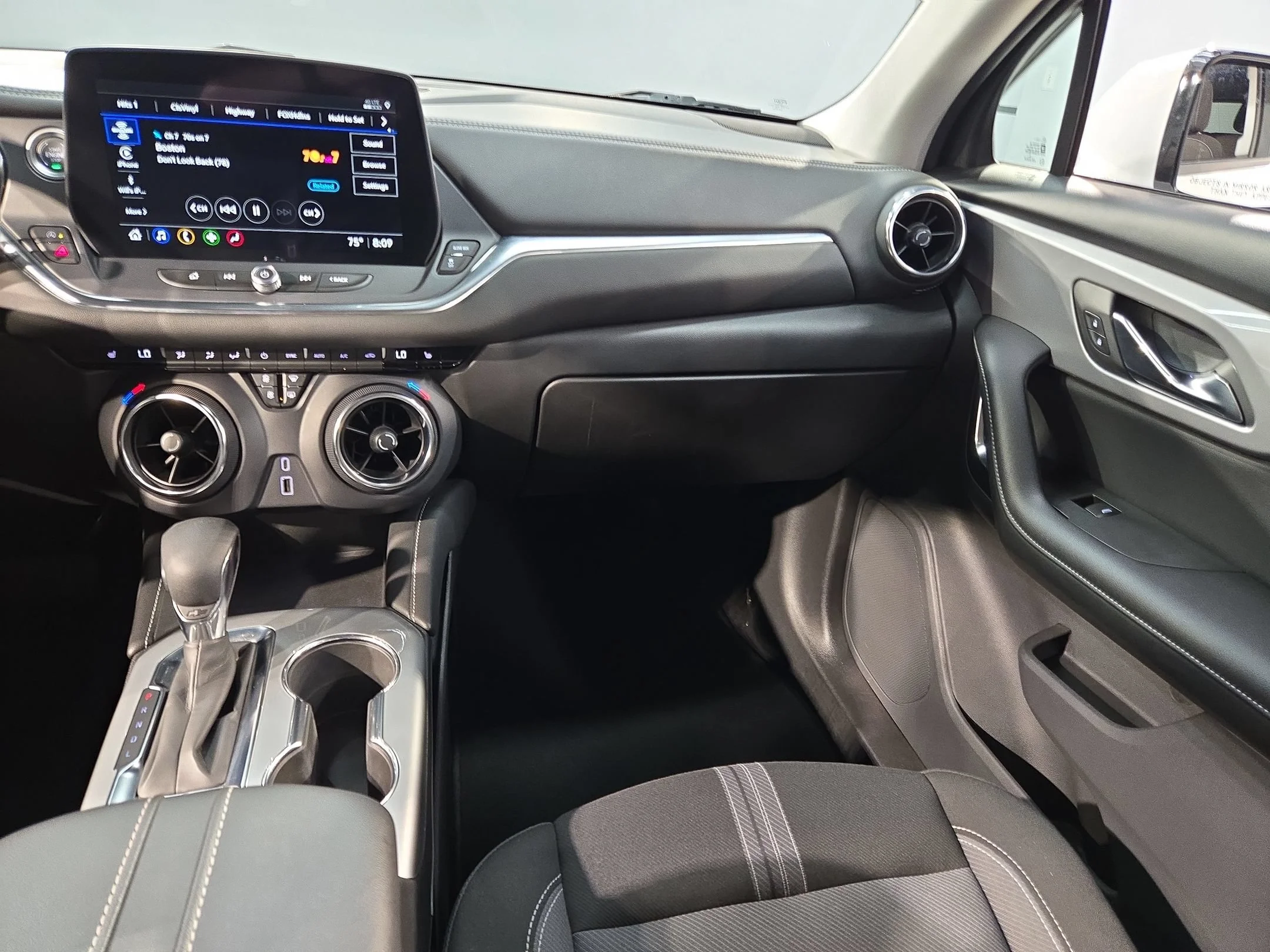 2025 Chevrolet Blazer 2LT - Photo 11