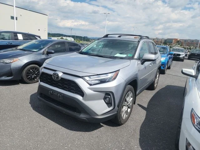 Used 2024 Silver Toyota XLE Premium image 3