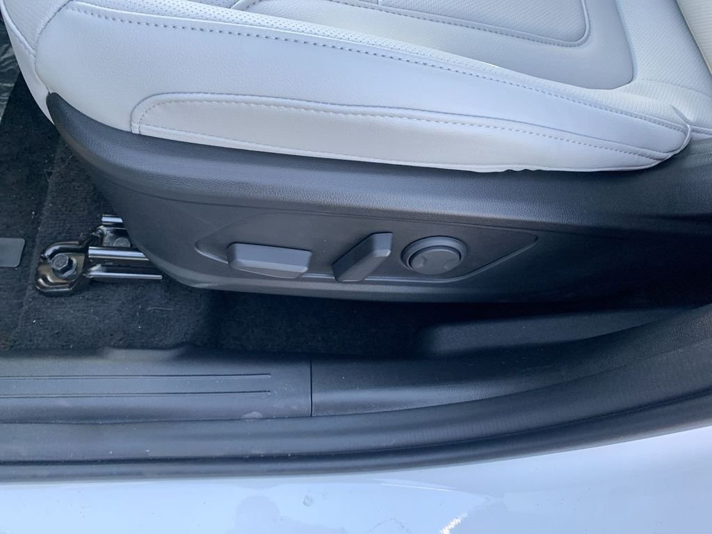 New 2026 White Hyundai SEL image 12