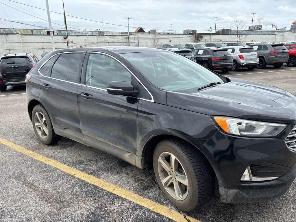 Used 2019  Ford SEL image 5