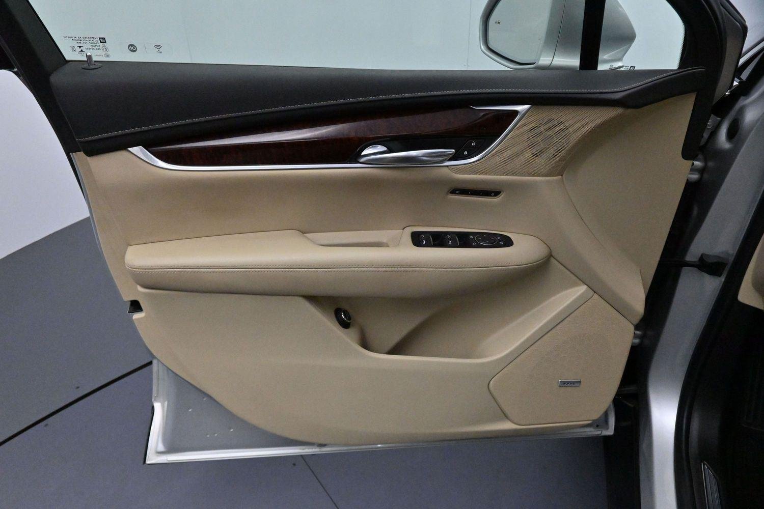 Used 2019 RADIANT SILVER METALLIC Cadillac Luxury FWD image 11