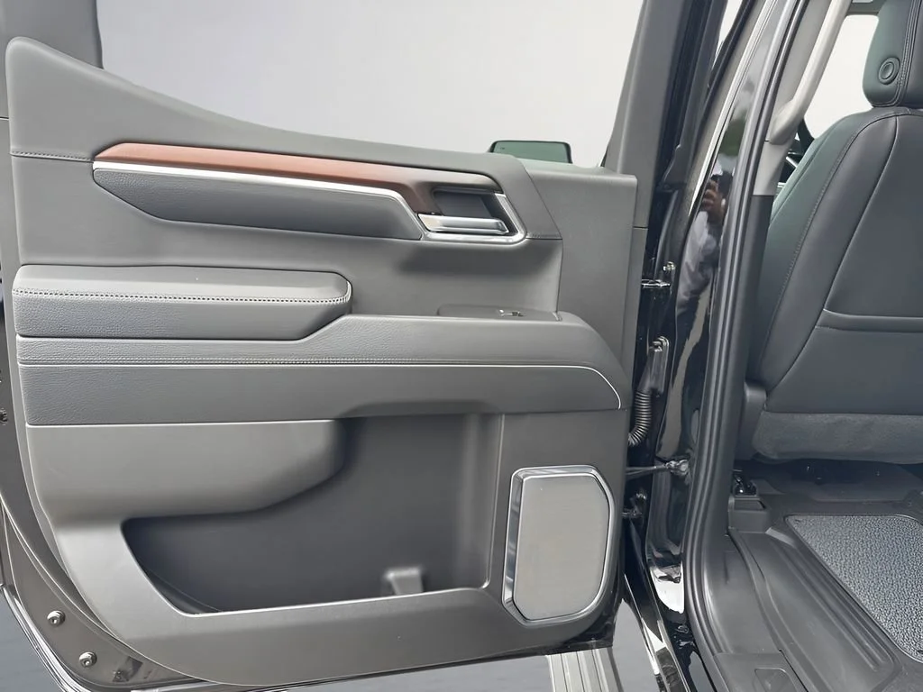 Used 2026 Onyx Black GMC Denali image 30