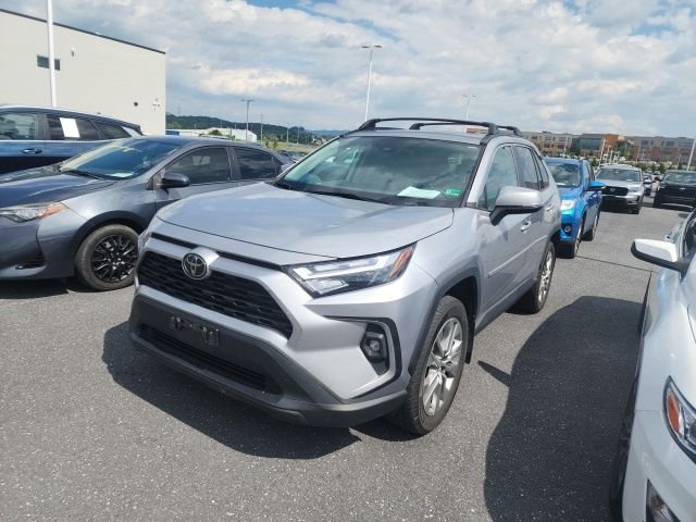 Used 2024 Silver Toyota XLE Premium image 3