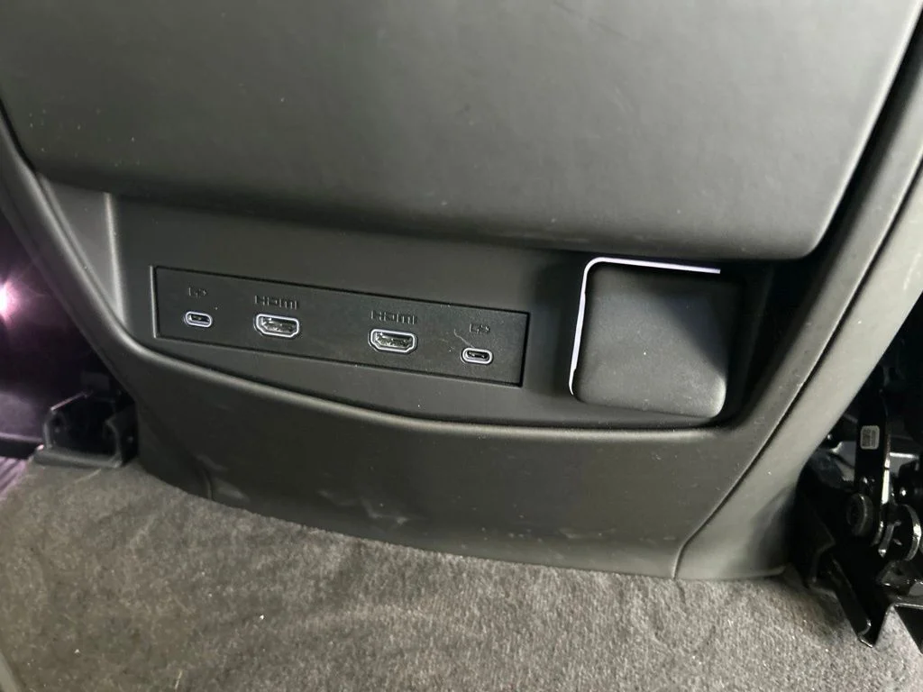 Used 2025 White Cadillac Sport Platinum image 42