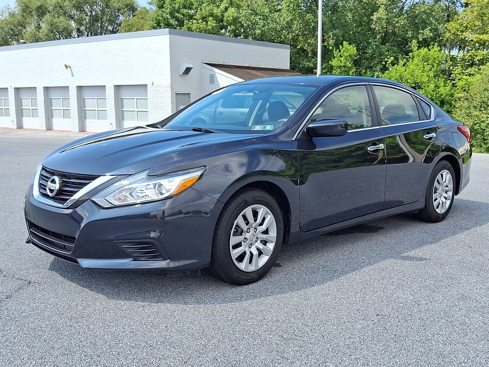 Used 2017 Storm Blue Nissan 2.5 S image 3