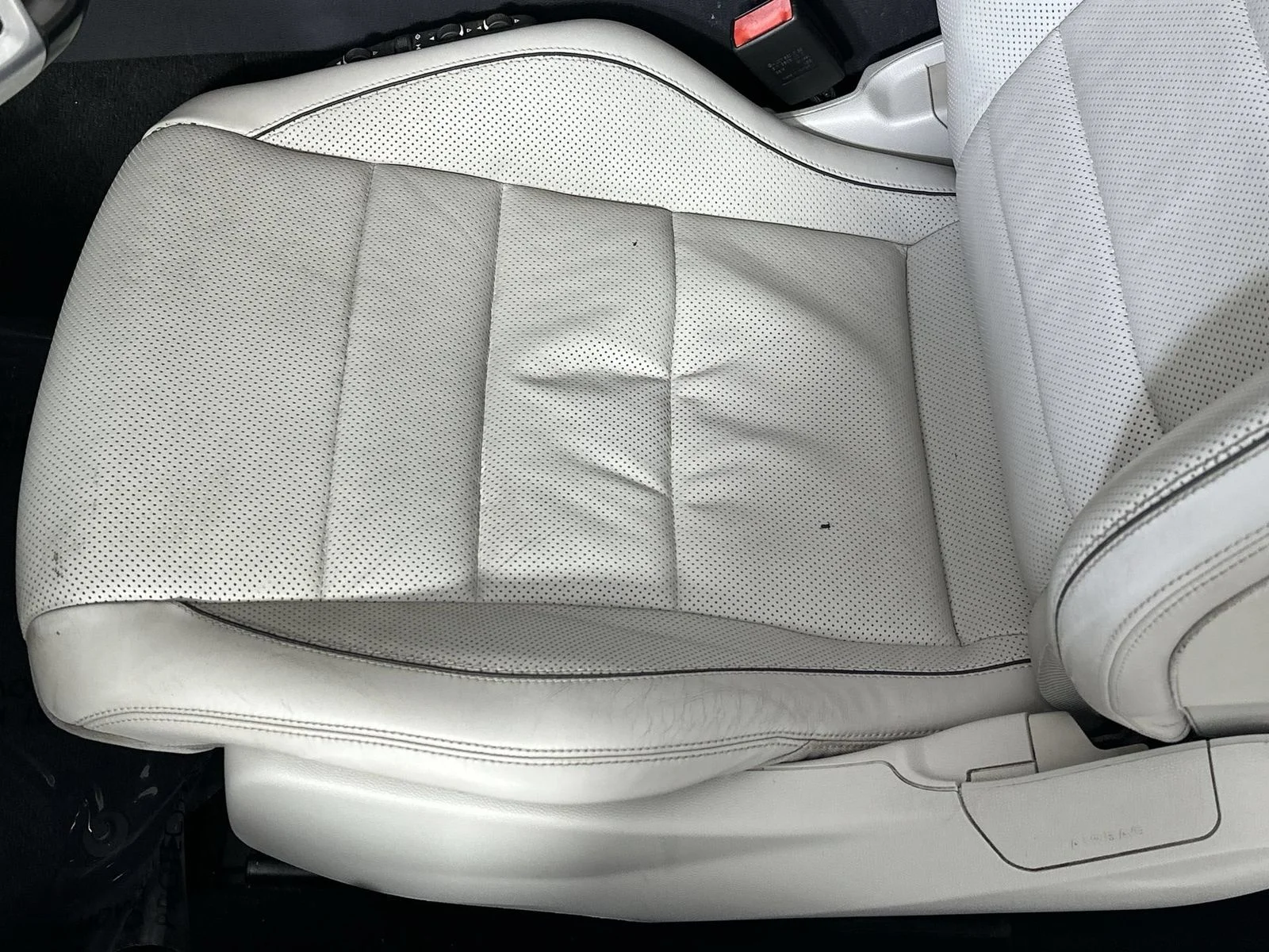 Used 2017 White Mercedes-Benz E 400 image 12