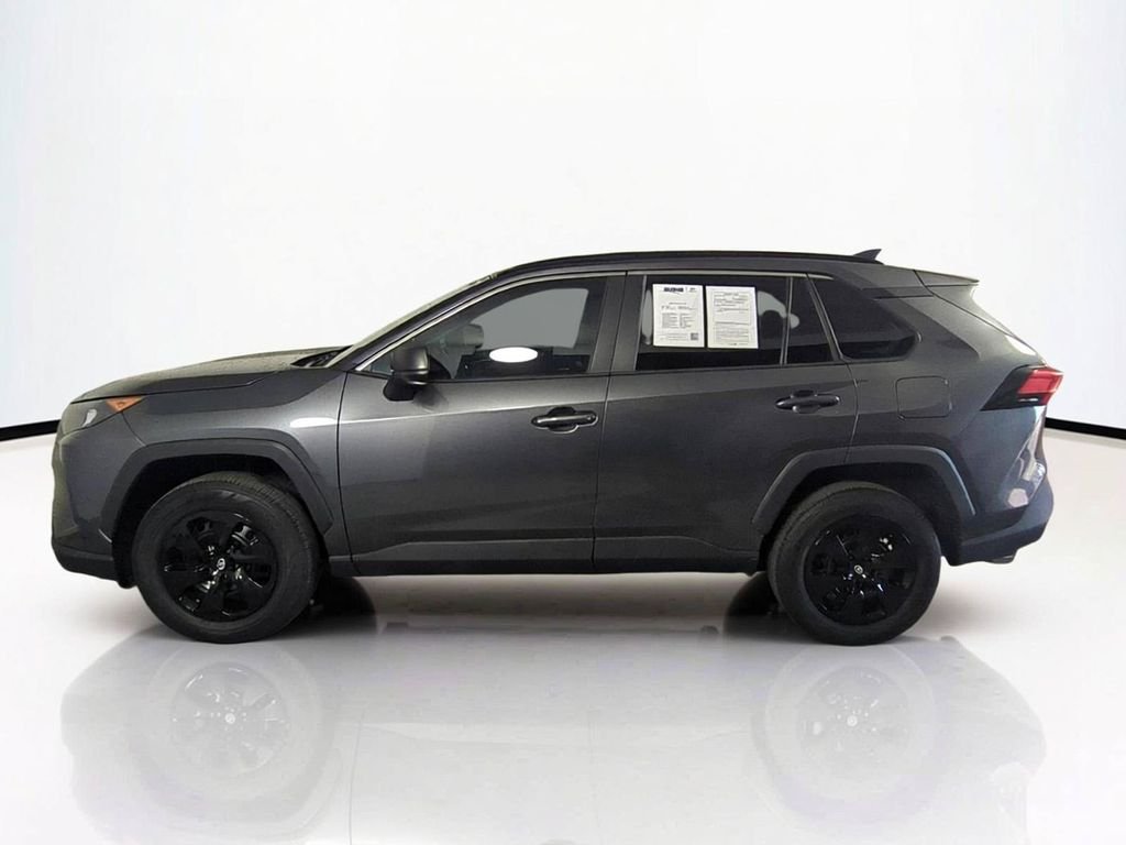2021 Toyota RAV4 LE - Photo 8