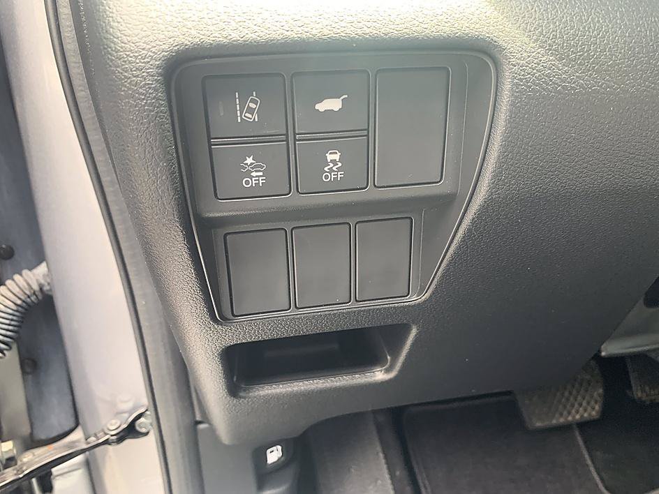 Used 2022 Lunar Silver Metallic Honda EX-L image 23