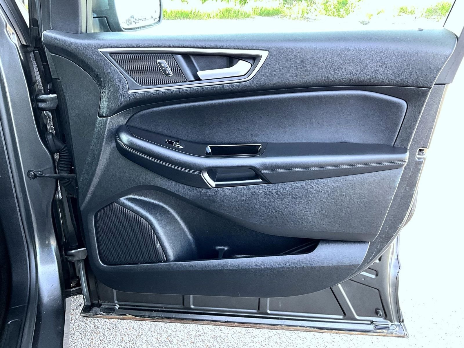 Used 2016 Gray Ford SEL image 18