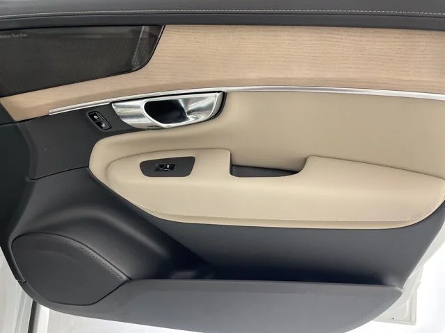2026 Volvo XC90 Plus - Photo 45