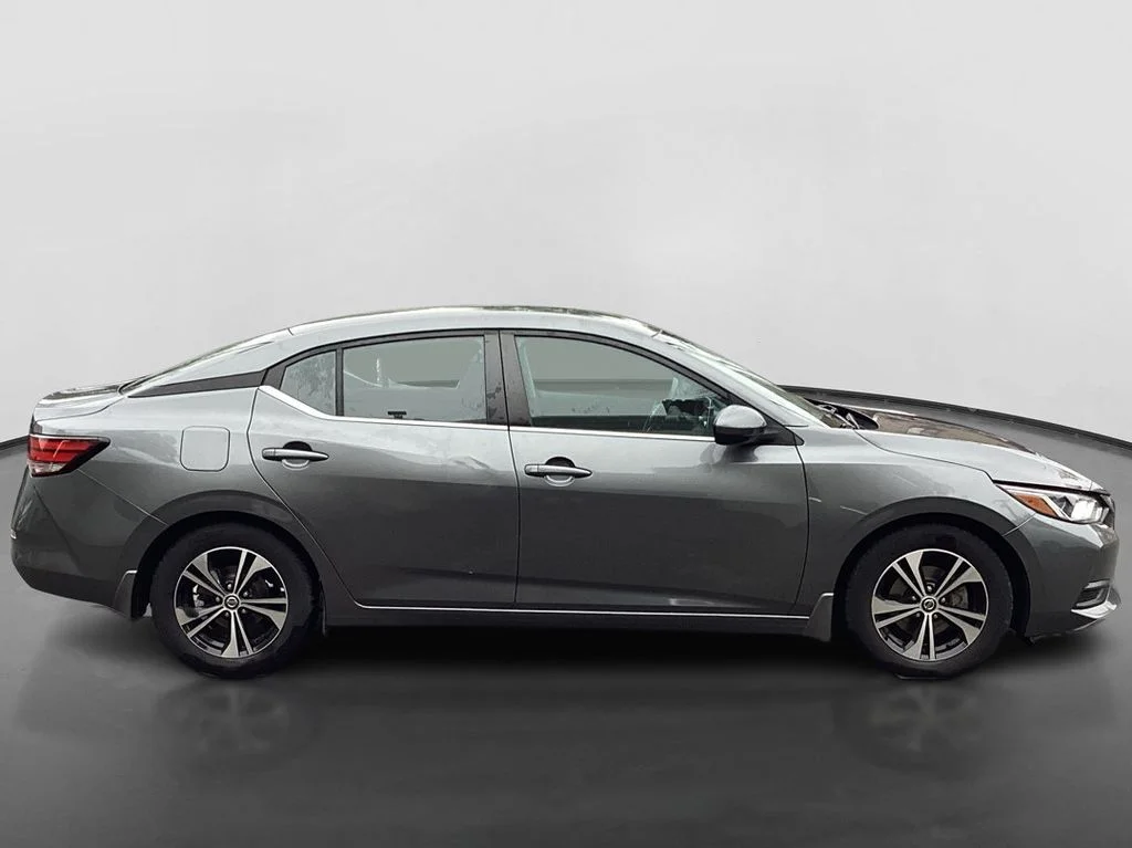 Used 2022 Gray Nissan SV image 4