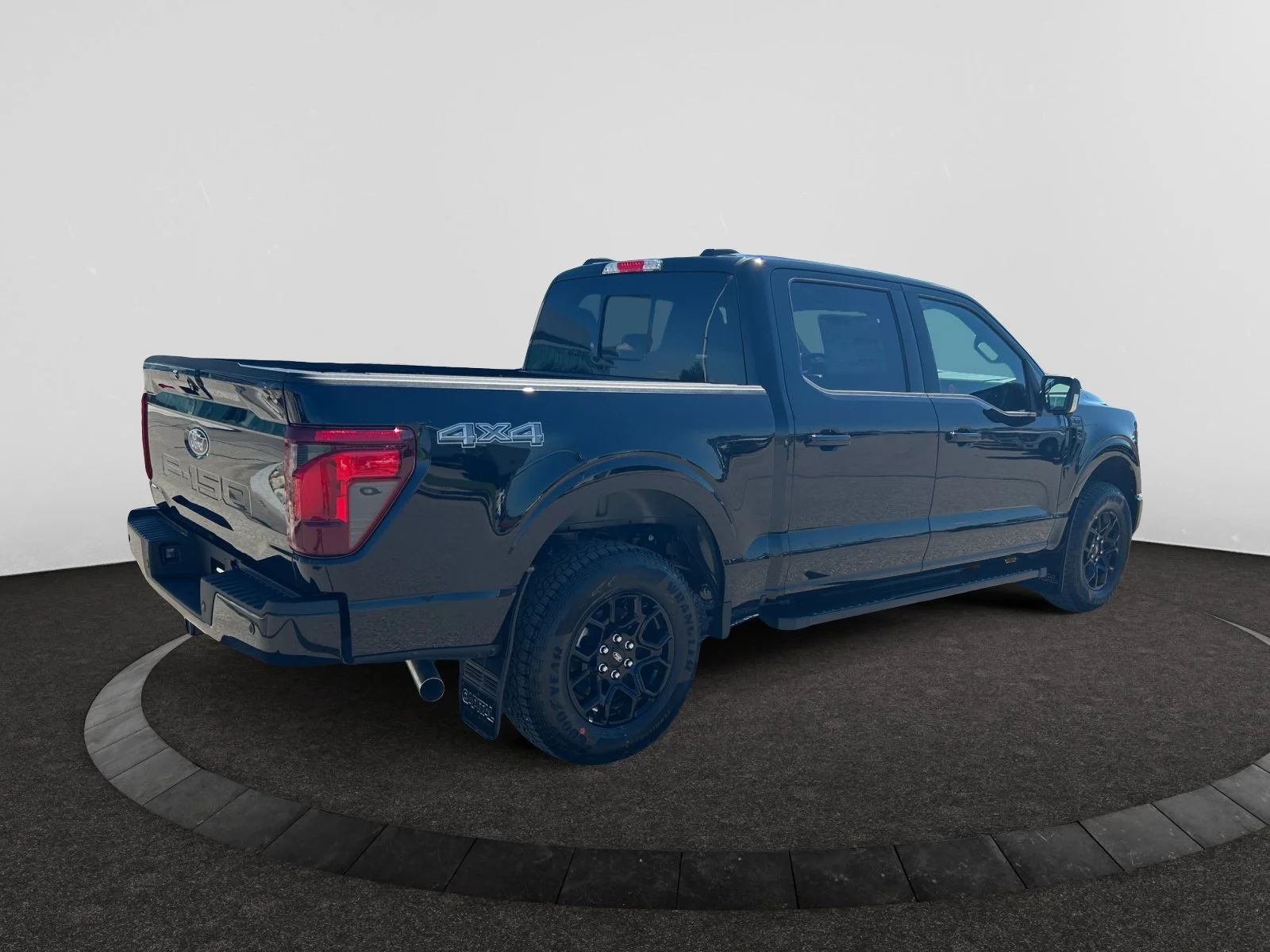 New 2026 Agate Black Metallic Ford XLT image 5