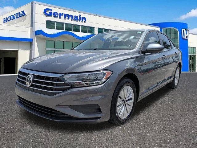 Used 2019 Platinum Gray Metallic Volkswagen 1.4T SE image 1