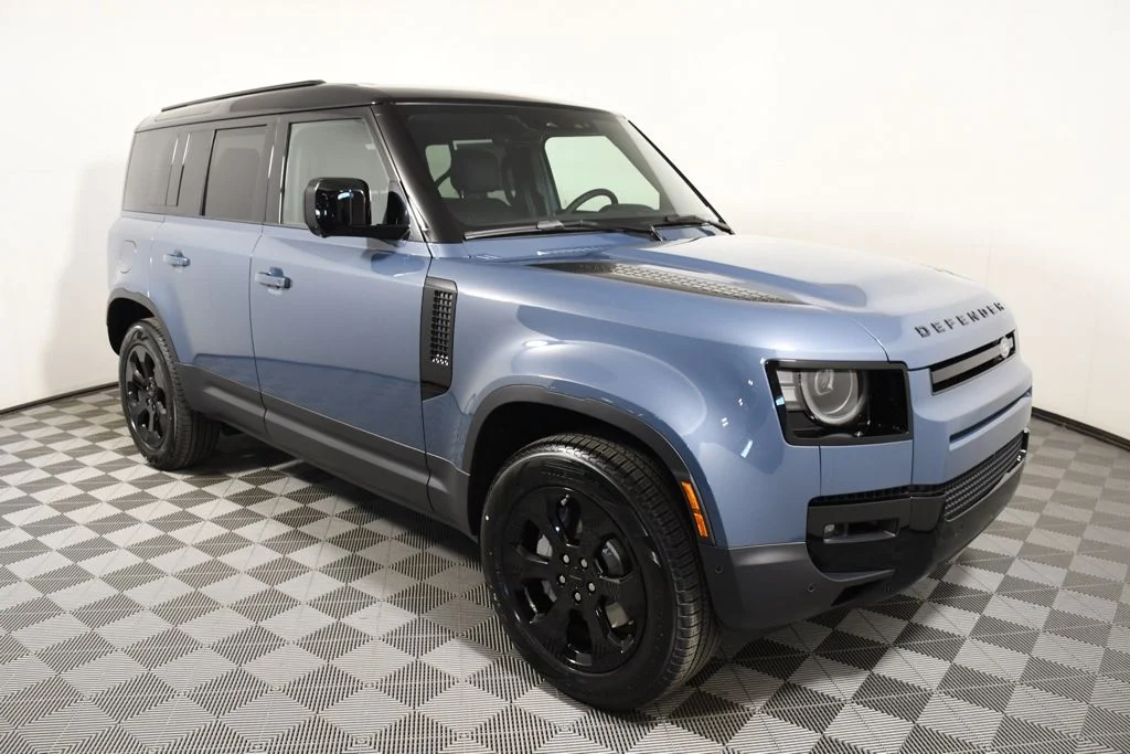 New 2026 Tasman Blue Land Rover S image 8