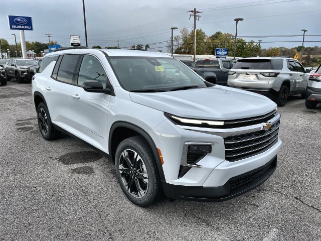 2027 Chevrolet Traverse LT - Photo 17