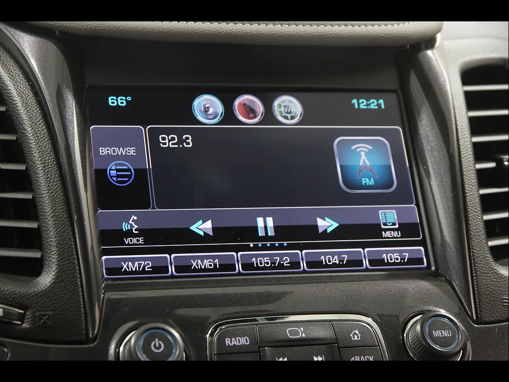 Used 2014 White Diamond Tricoat Chevrolet LTZ image 10