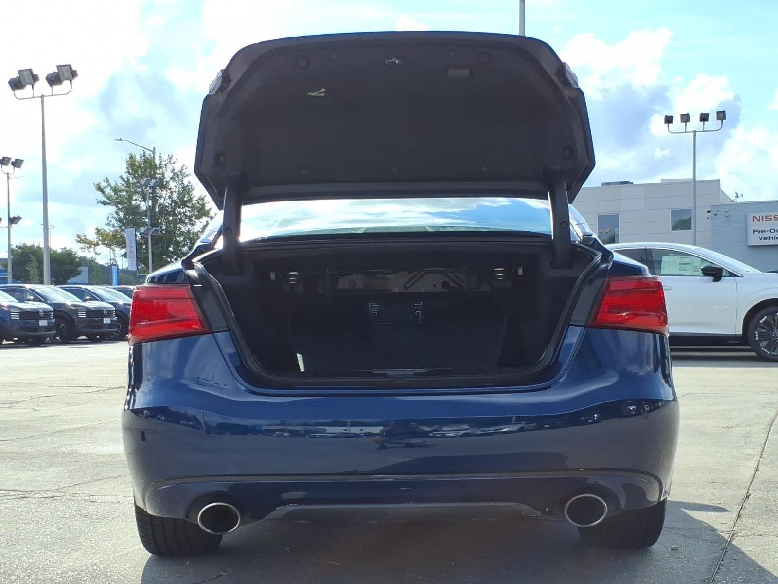 Used 2018 Deep Blue Pearl Nissan SV image 24