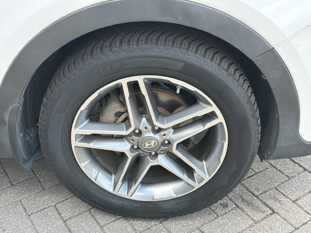 2017 Hyundai Santa Fe SE Ultimate - Photo 11