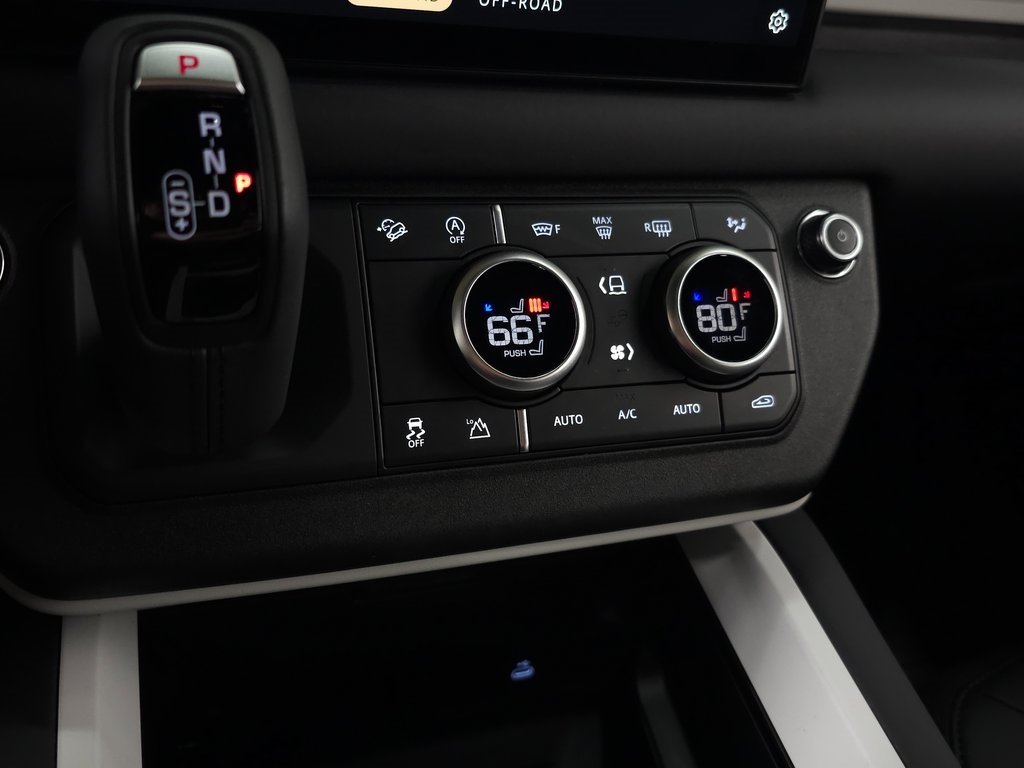 2025 LAND ROVER DEFENDER - Image 31