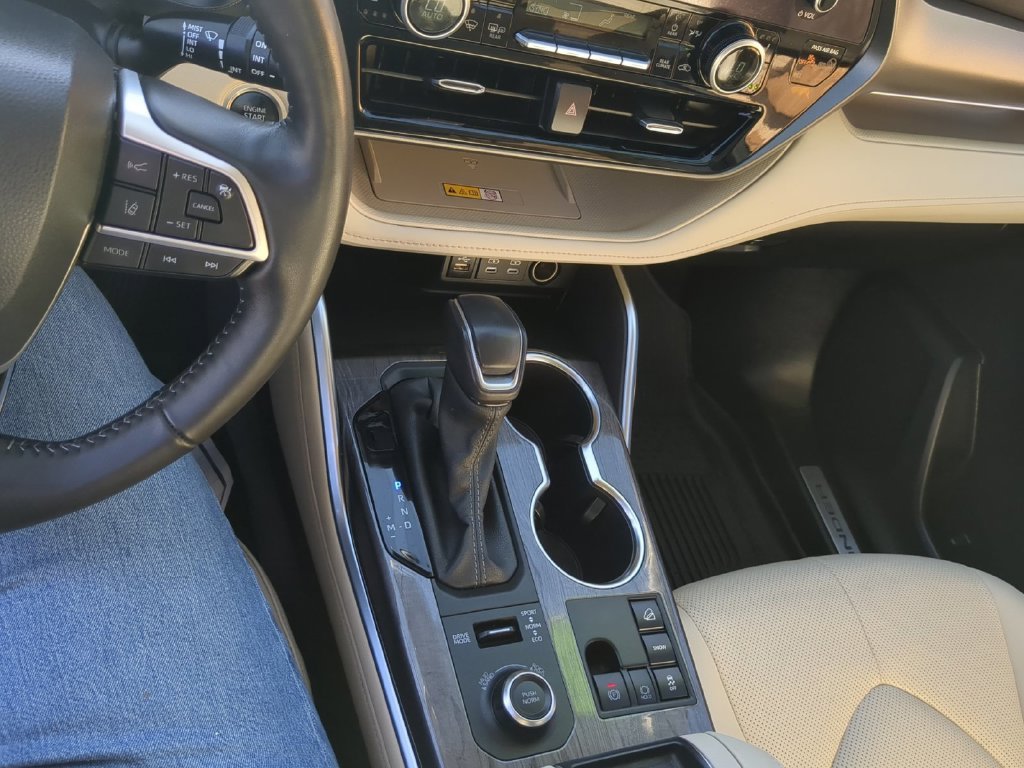 Used 2024 Red Toyota Limited image 17