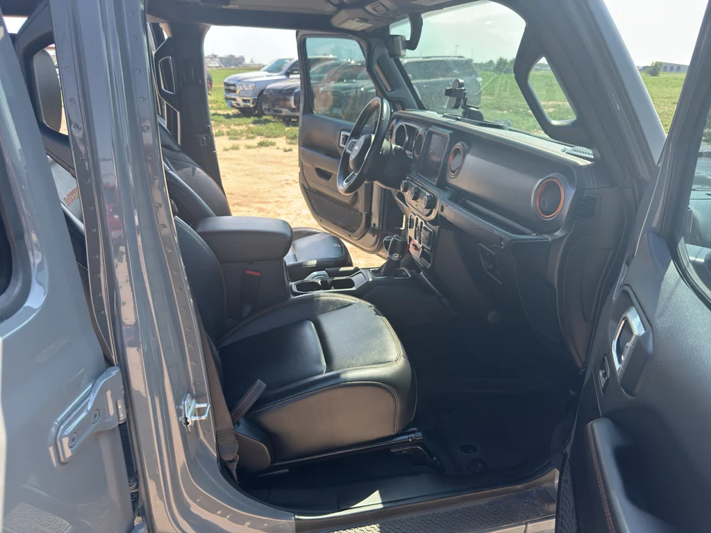 Used 2022 Sting-Gray Clearcoat Jeep Mojave image 30