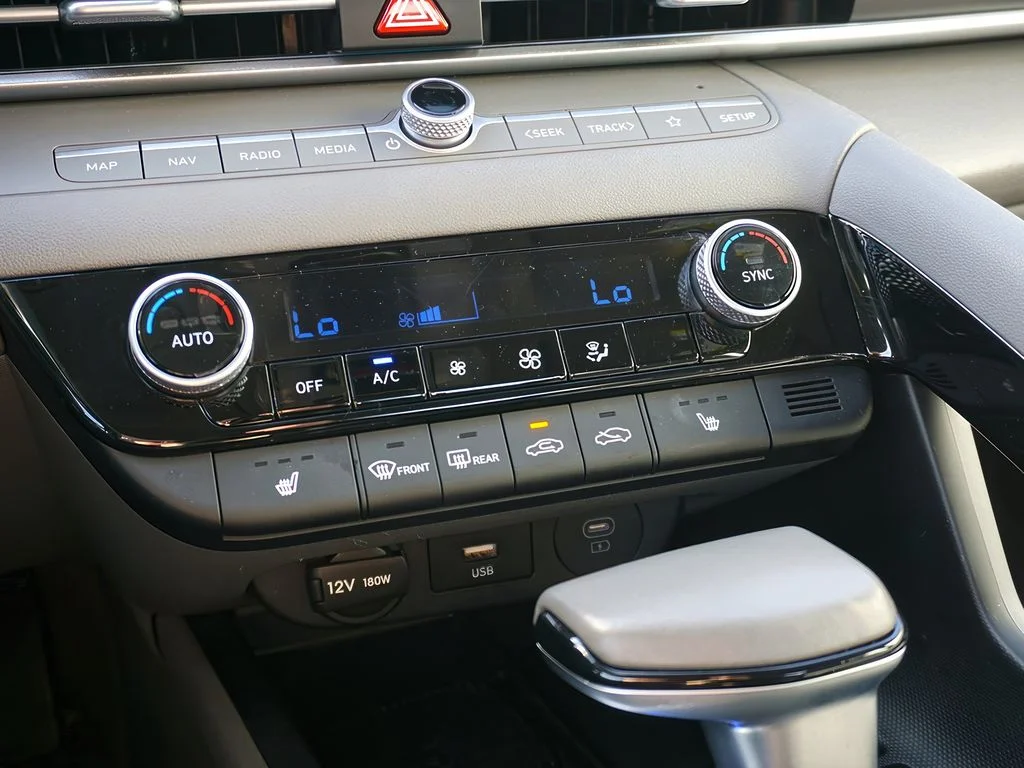 2025 Hyundai Elantra SEL - Photo 25