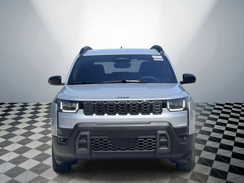 New 2026 Silver Zynith Clear-Coat Exterior Paint Jeep Limited image 2