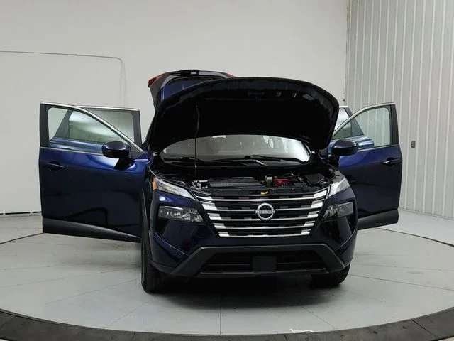 Used 2025 Blue Nissan SV image 10