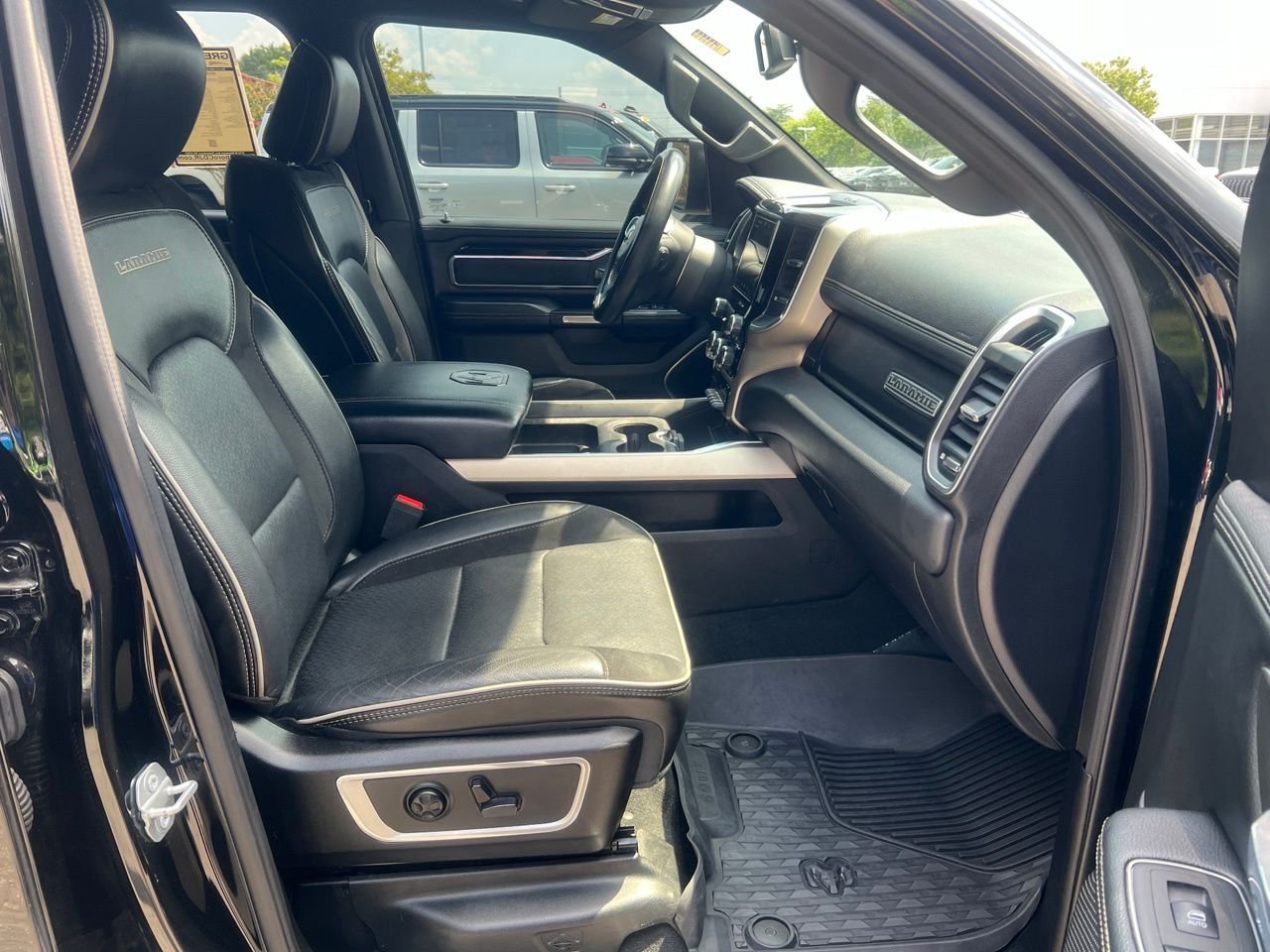 Used 2019 Black Ram Laramie image 25